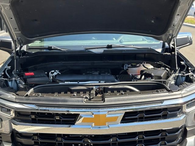 Used 2024 Chevrolet Silverado 1500 LT AWD/4WD image 60