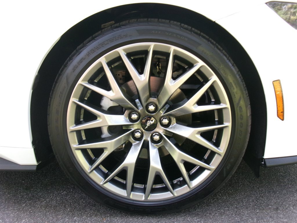 Used 2025 Ford Mustang Premium RWD image 33