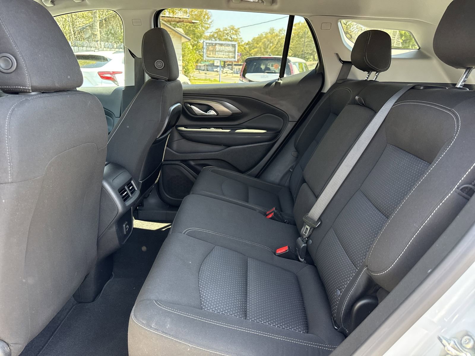 Used 2024 GMC Terrain SLE w/ Driver Convenience Package FWD image 10