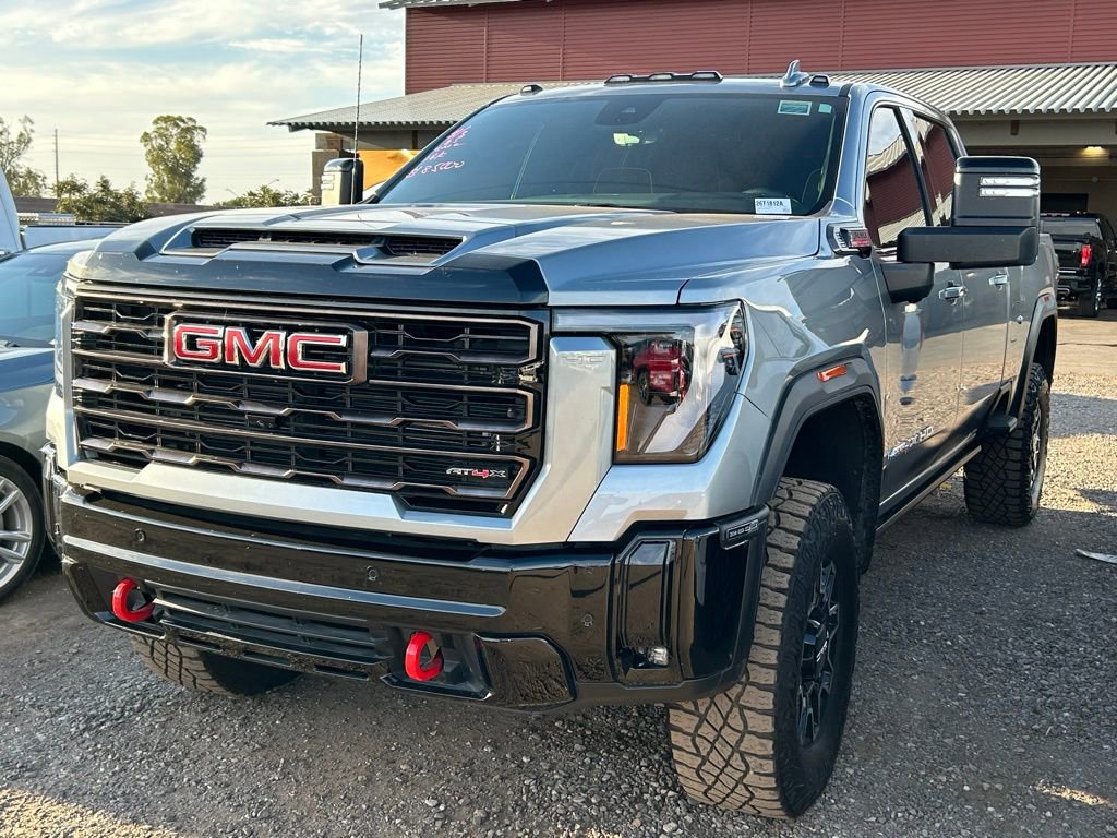 Used 2025 GMC Sierra 2500 AT4X image 1