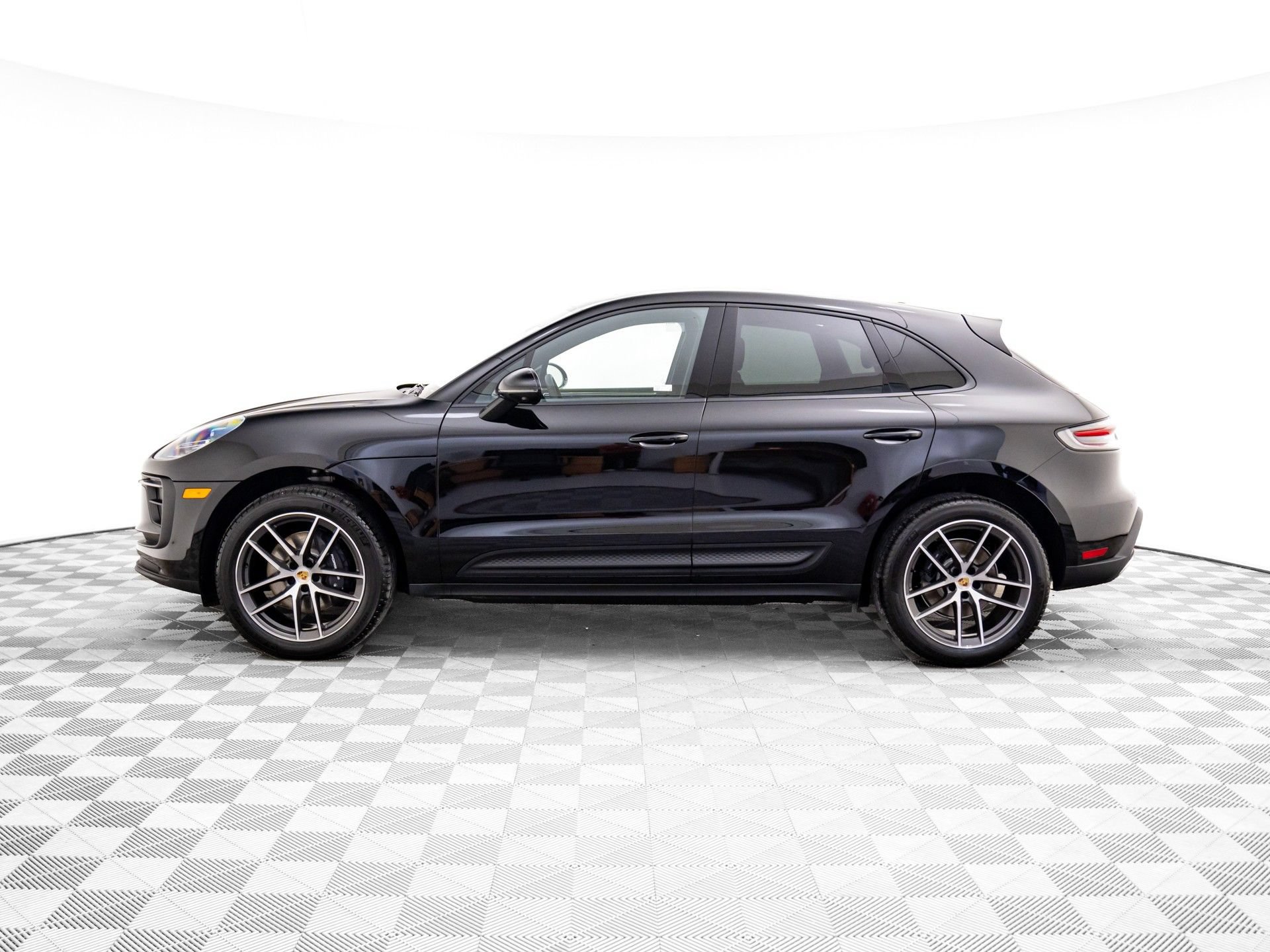 Certified 2026 Porsche Macan AWD/4WD video 2