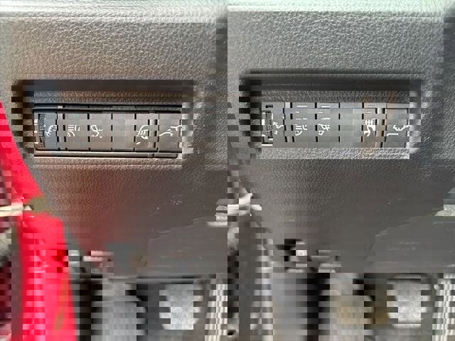 Used 2022 Toyota RAV4 XLE Premium image 6