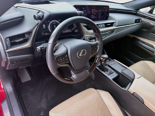Used 2021 Lexus ES 300h Ultra Luxury w/ Accessory Package 2 FWD image 25