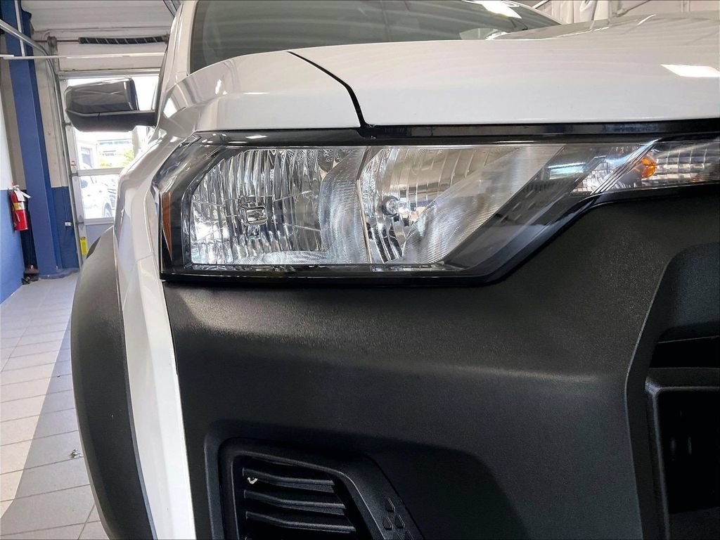 Used 2025 Chevrolet Colorado Trail Boss AWD/4WD image 33