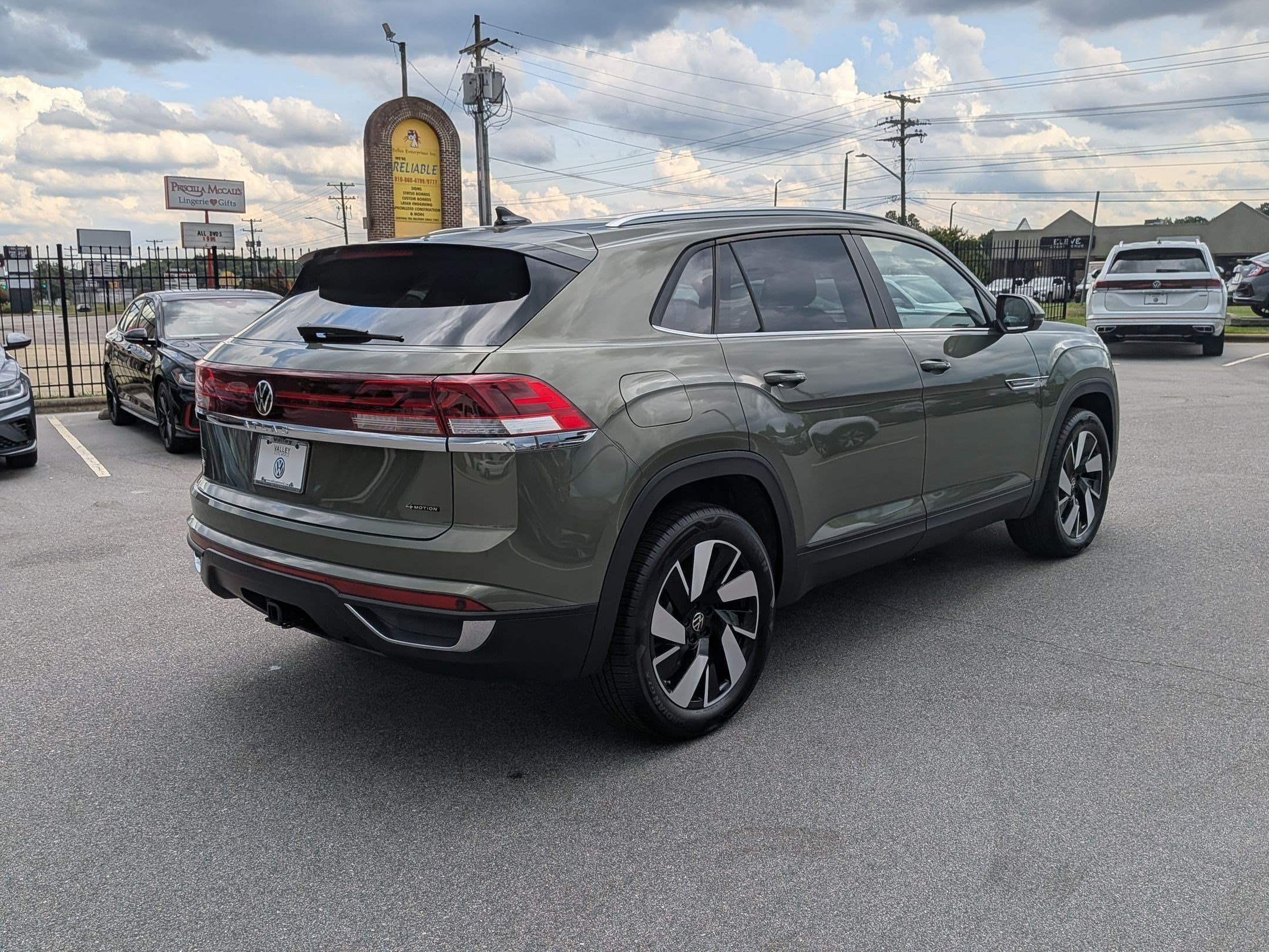 New 2026 Volkswagen Atlas Cross Sport SE AWD/4WD image 3