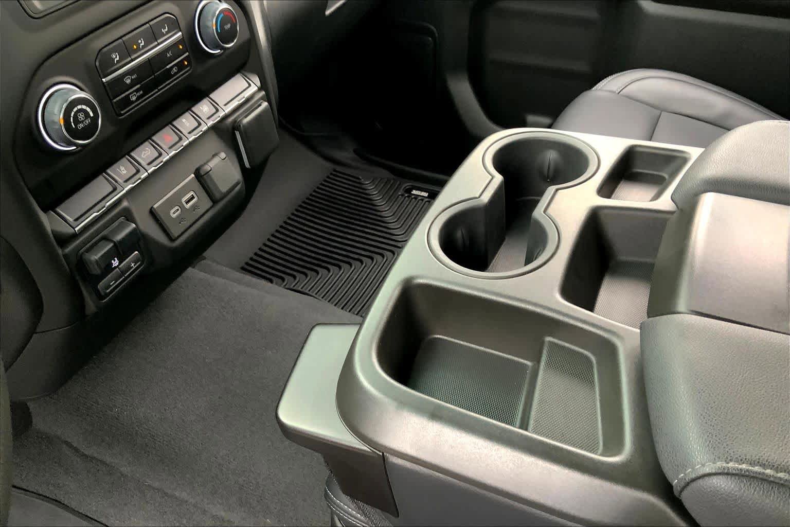 Used 2024 Chevrolet Silverado 2500 Custom w/ Custom Convenience Package image 17