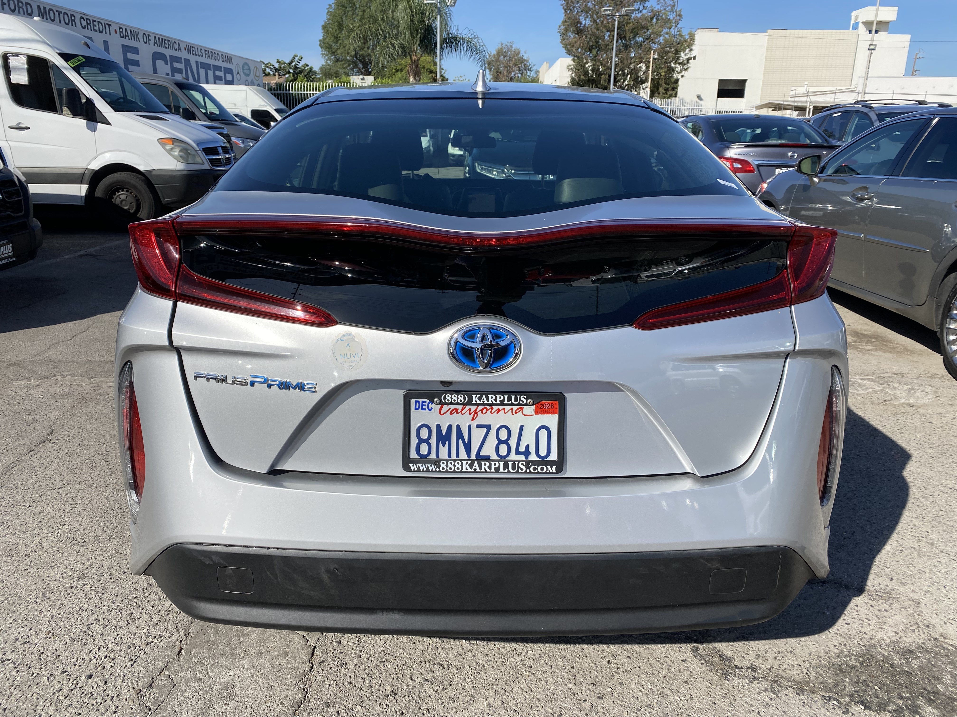Used 2017 Toyota Prius Prime Premium w/ Preferred Accessory Package FWD image 9