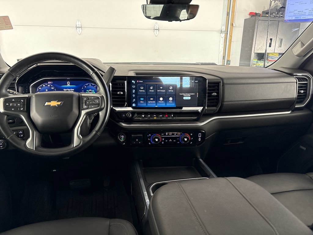 Used 2024 Chevrolet Silverado 3500 LTZ w/ LTZ Convenience Package image 25