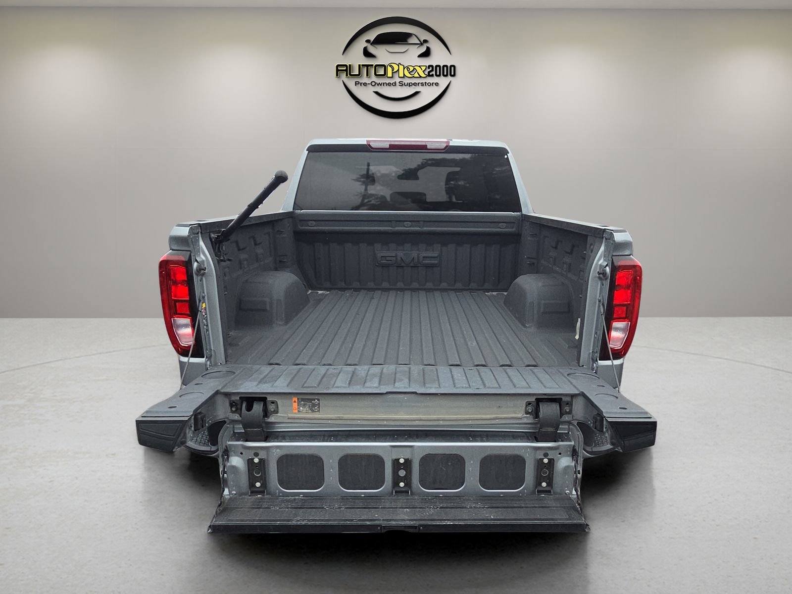 Used 2023 GMC Sierra 1500 SLE image 21