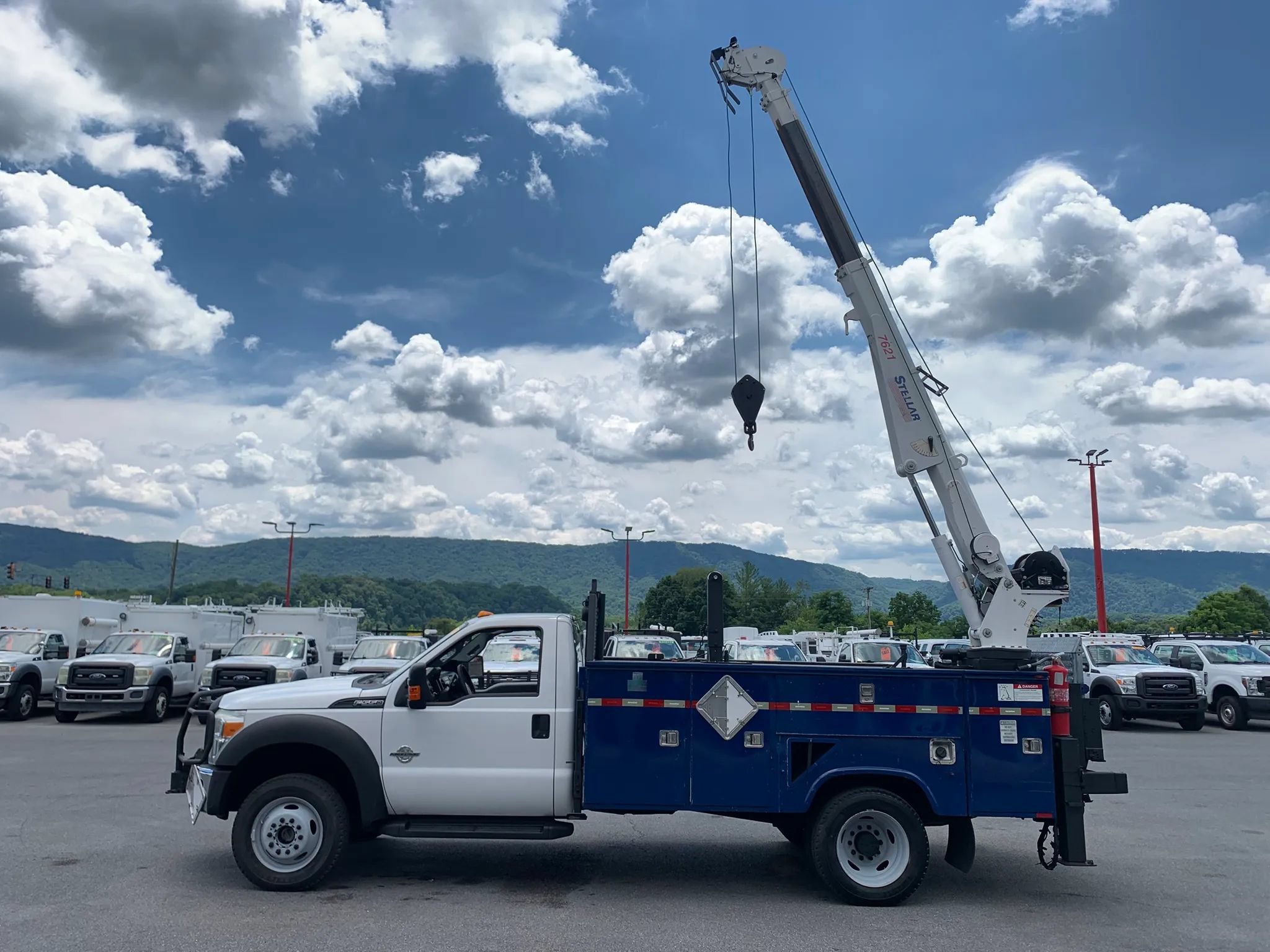 Used 2014 Ford F550 4x4 Regular Cab Super Duty image 41