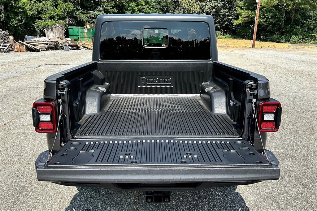 Used 2021 Jeep Gladiator Overland image 31