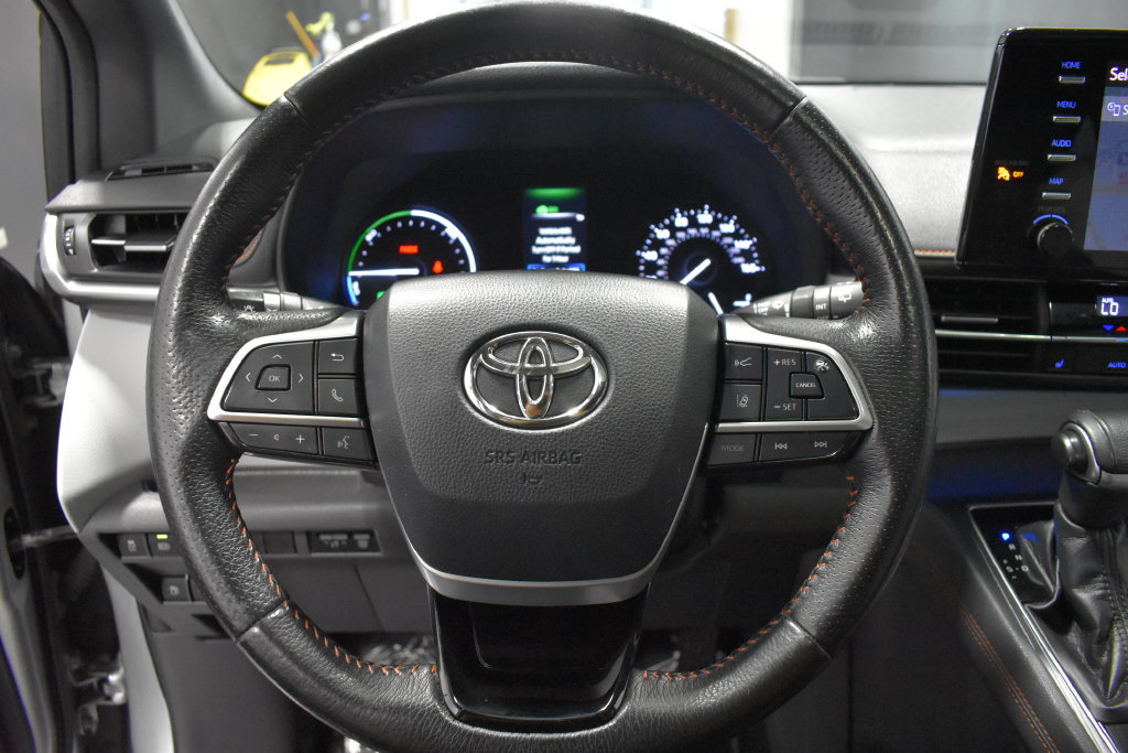 Used 2021 Toyota Sienna XSE AWD/4WD image 32