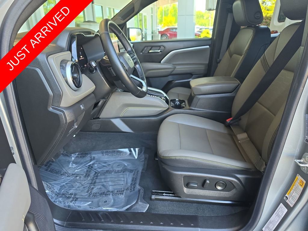 Certified 2025 Chevrolet Colorado ZR2 w/ Midnight Edition AWD/4WD image 24