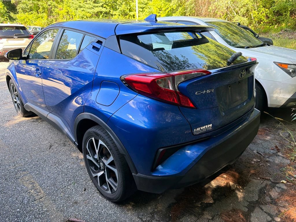 Used 2018 Toyota C-HR XLE FWD image 2