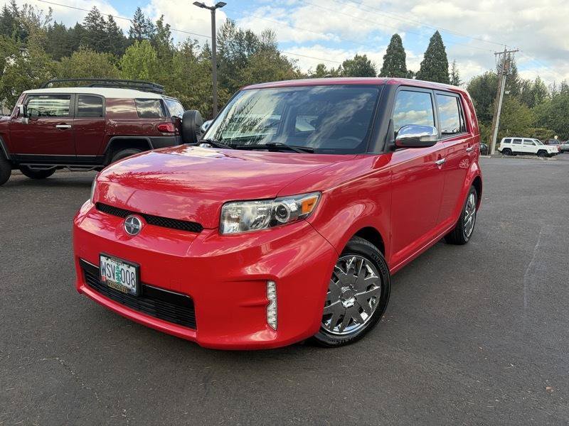 Used 2013 Scion xB FWD image 2