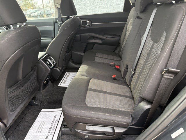 Used 2022 Kia Sorento LX image 13