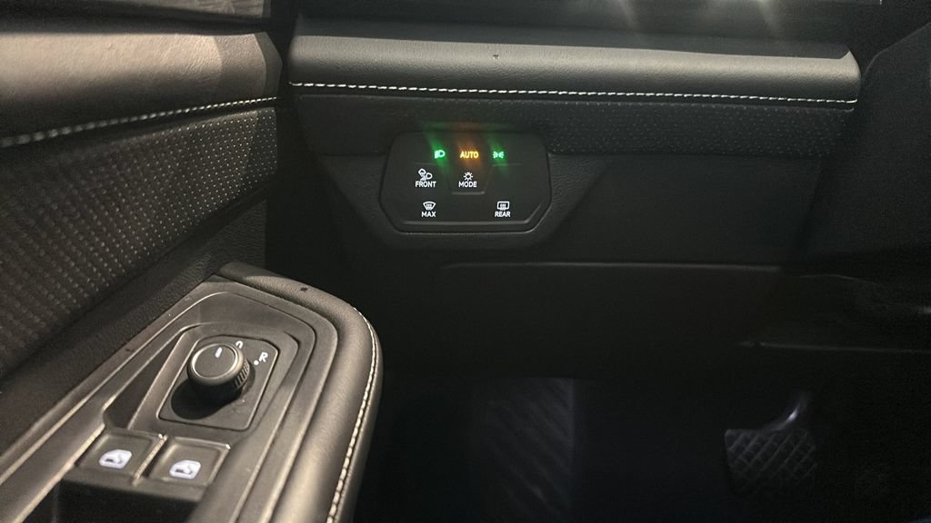 Certified 2026 Volkswagen Atlas Cross Sport SE FWD image 26