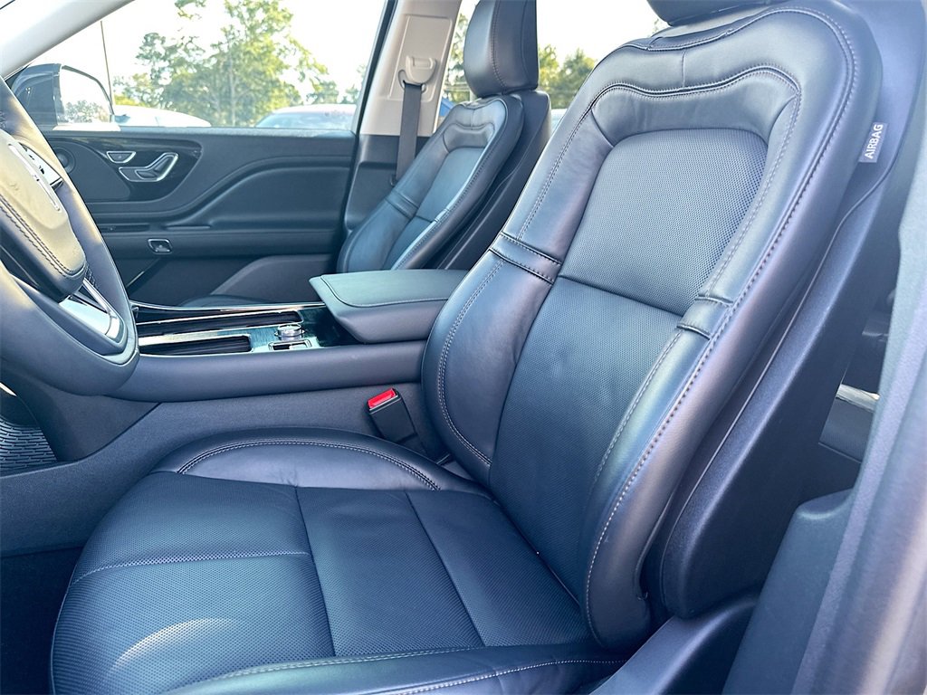 Used 2025 Lincoln Aviator Reserve w/ Illumination Package image 8