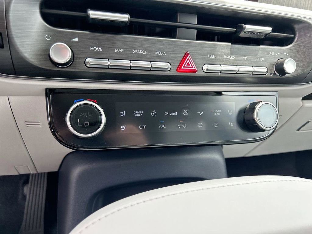 Certified 2026 Hyundai Palisade Calligraphy FWD image 28