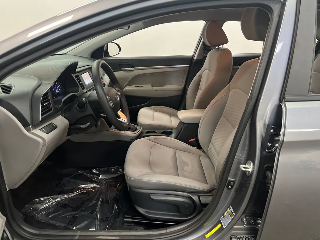Used 2019 Hyundai Elantra SE FWD image 11