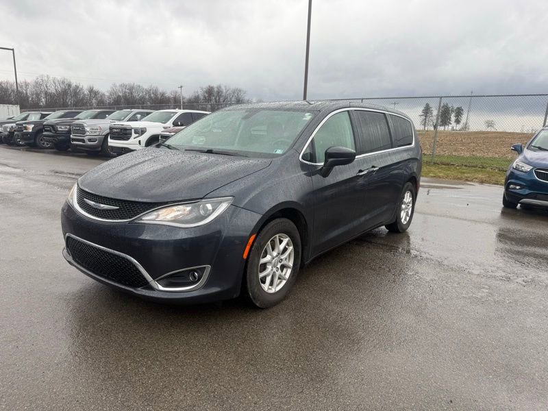 Used 2020 Chrysler Pacifica Touring w/ Cold Weather Group image 3