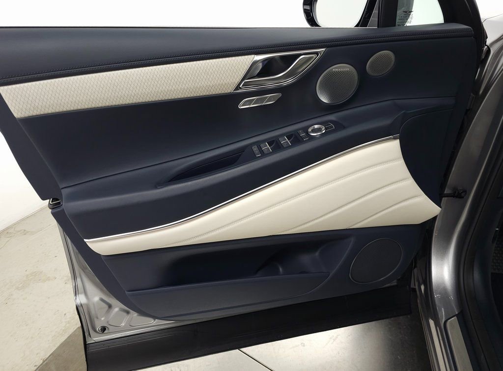 Used 2025 Genesis GV80 3.5T Prestige image 17