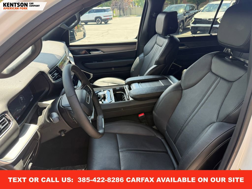 Used 2025 Jeep Wagoneer L Series III image 31