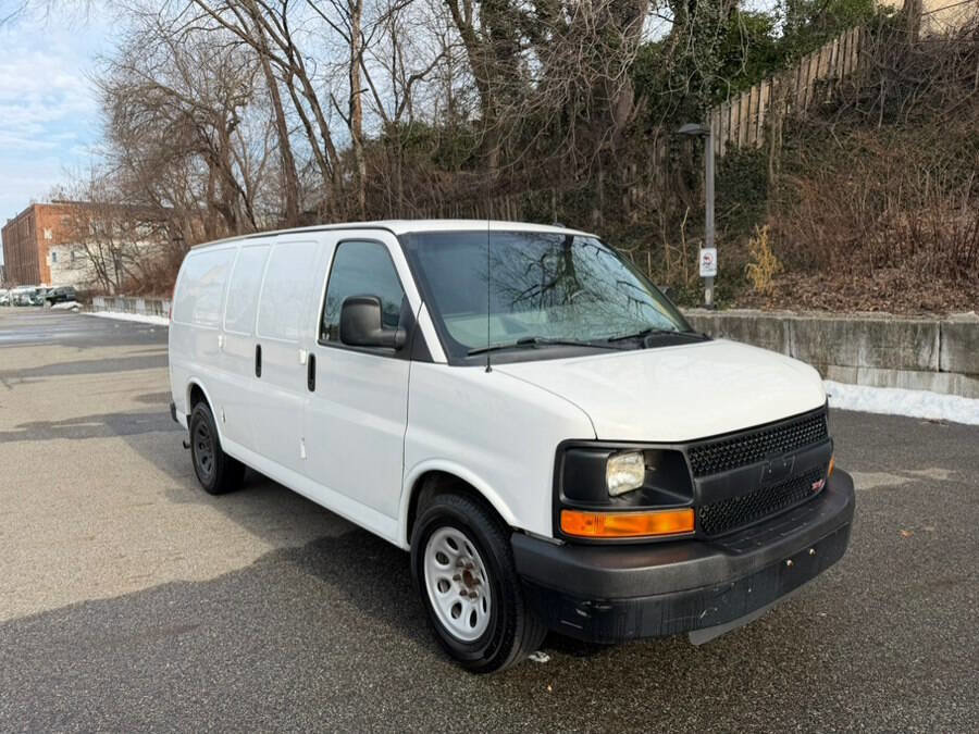 Used 2014 Chevrolet Express 1500 image 2