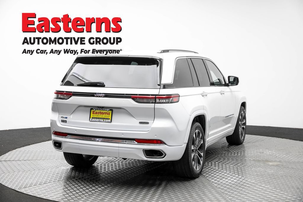 Used 2022 Jeep Grand Cherokee Overland AWD/4WD image 5