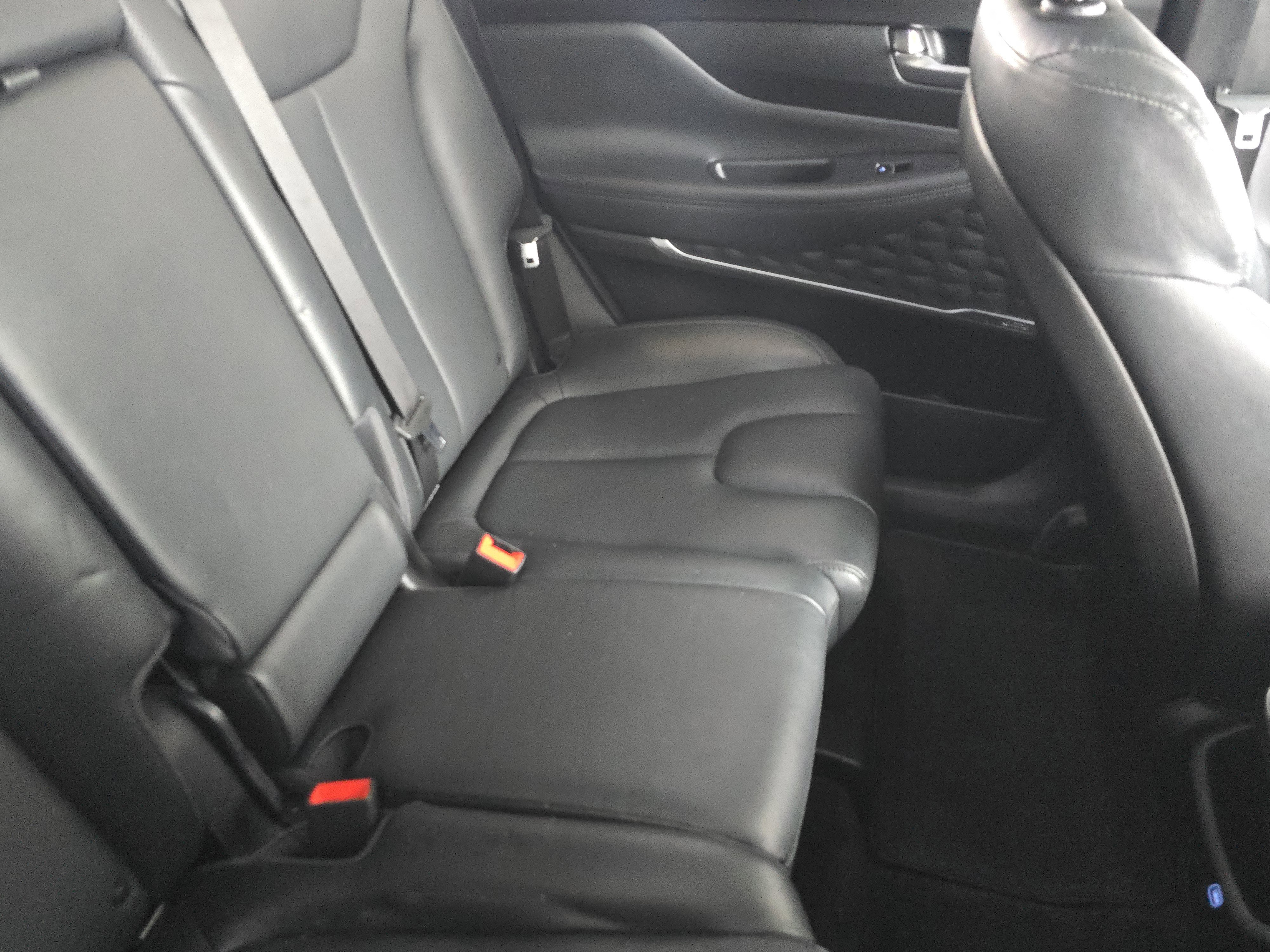 Used 2020 Hyundai Santa Fe SEL w/ Convenience + Premium Package image 26