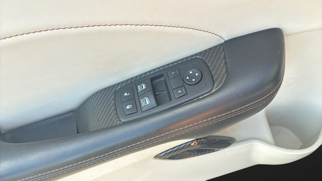 Used 2015 Dodge Challenger R/T Plus RWD image 19