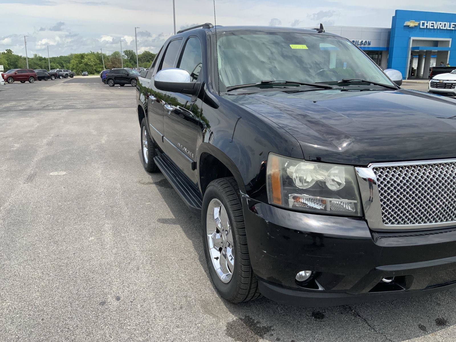 Used 2008 Chevrolet Avalanche LTZ w/ LTZ Preferred Equipment Group AWD/4WD image 13