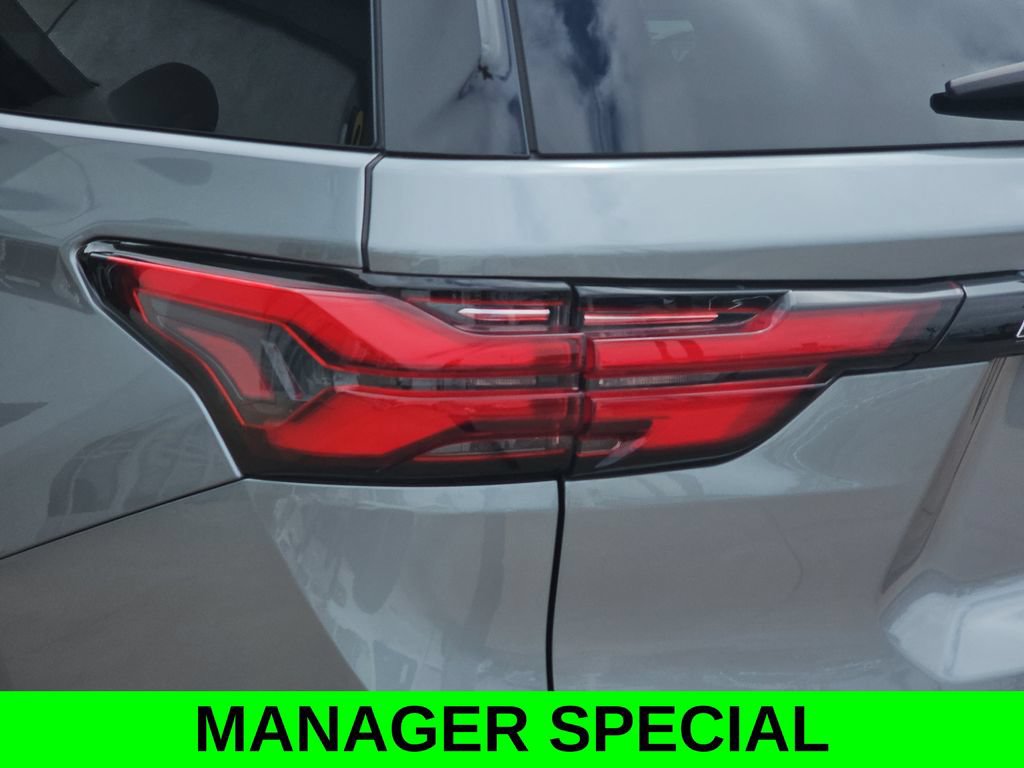 Used 2023 Chevrolet Traverse LT w/ LPO, Cargo Package AWD/4WD image 42