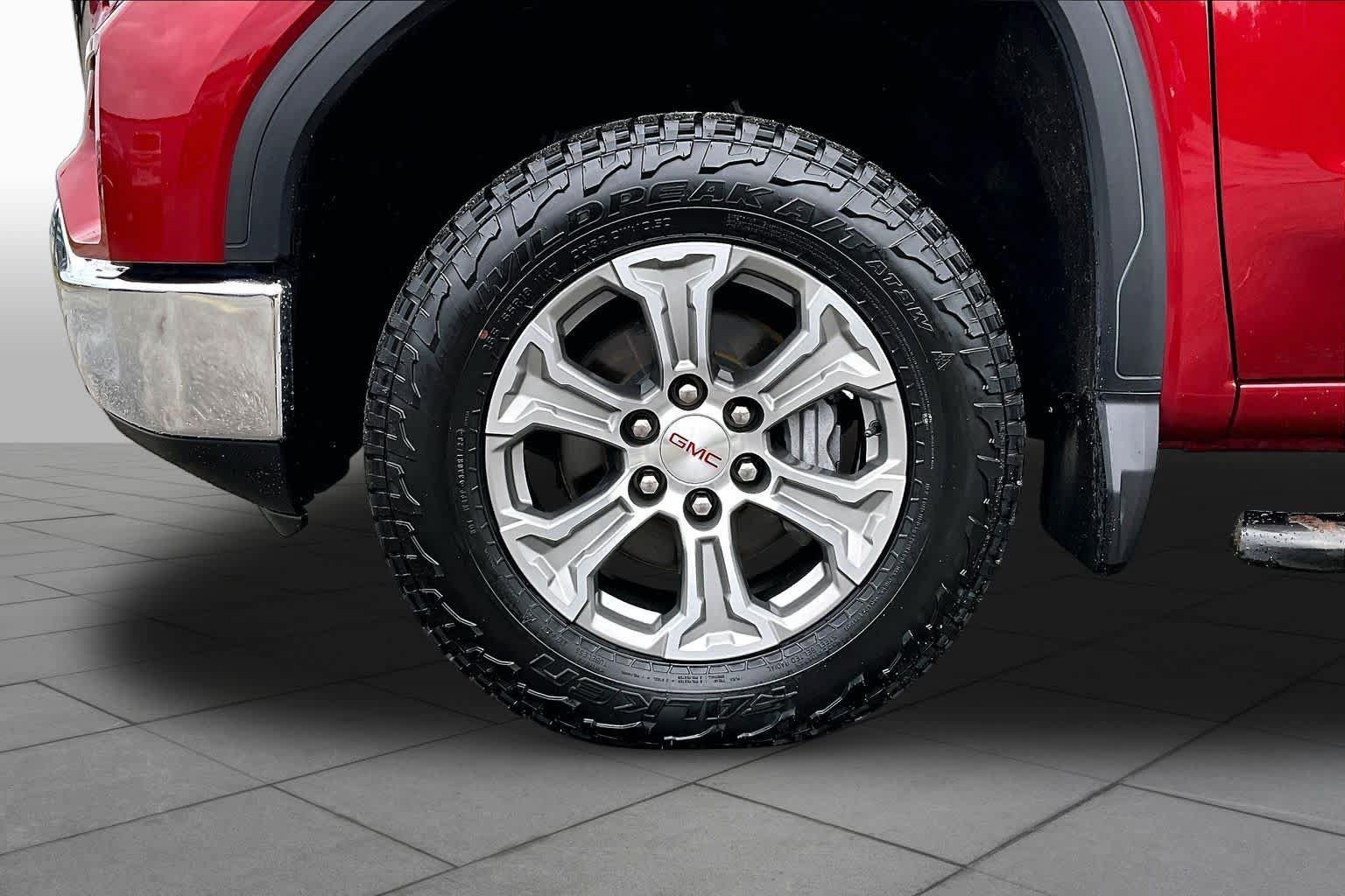 Used 2020 GMC Sierra 1500 SLE w/ SLE Value Package AWD/4WD image 11
