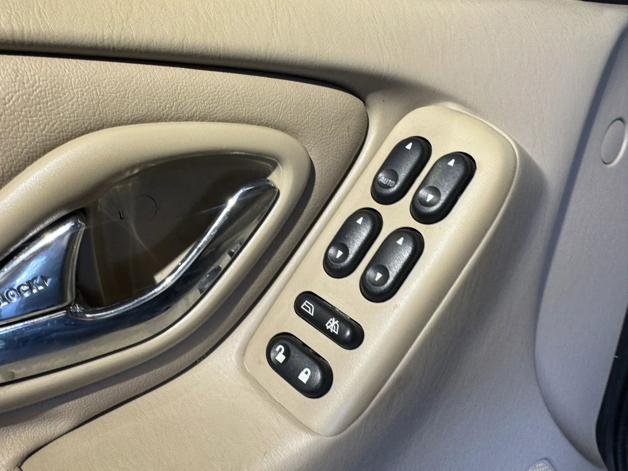 Used 2002 MAZDA Tribute ES image 7