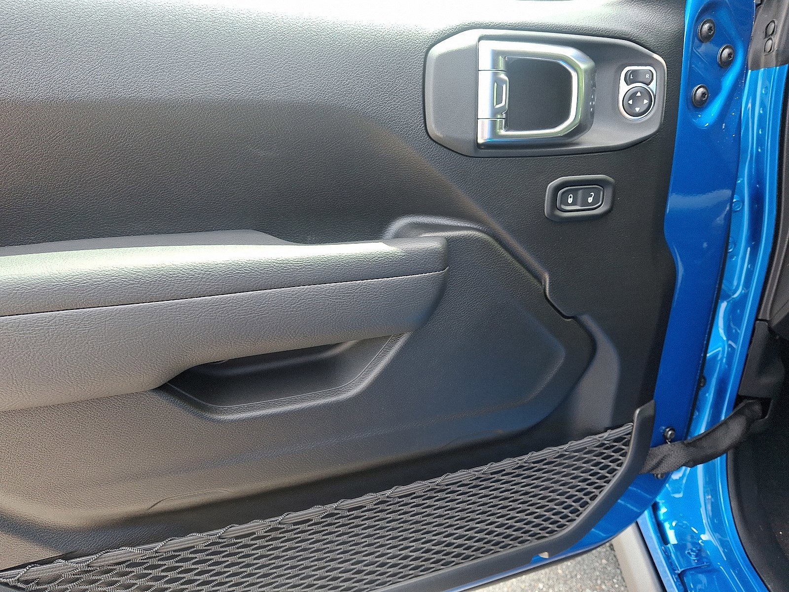 New 2025 Jeep Gladiator Willys image 8