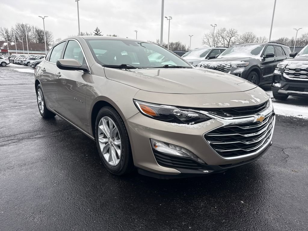 Used 2025 Chevrolet Malibu LT image 4