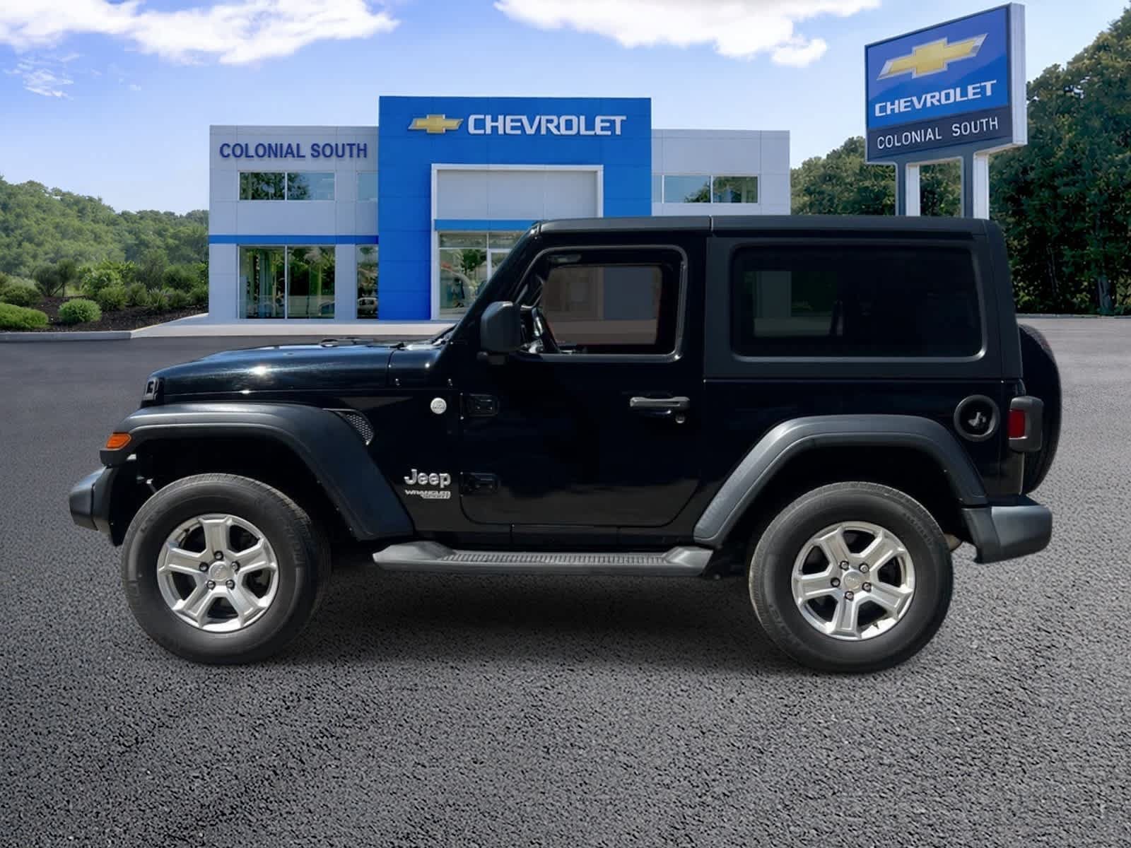 Used 2019 Jeep Wrangler Sport AWD/4WD image 3