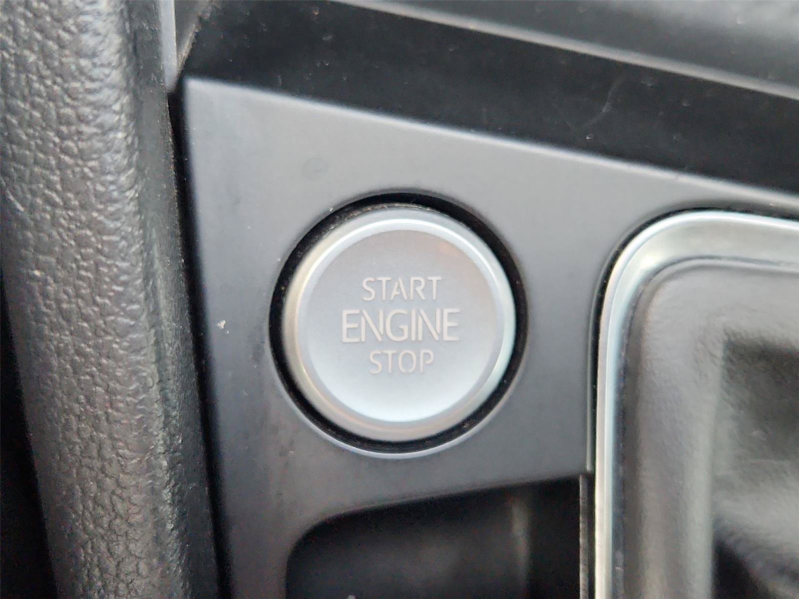 Used 2019 Volkswagen Jetta GLI FWD image 16