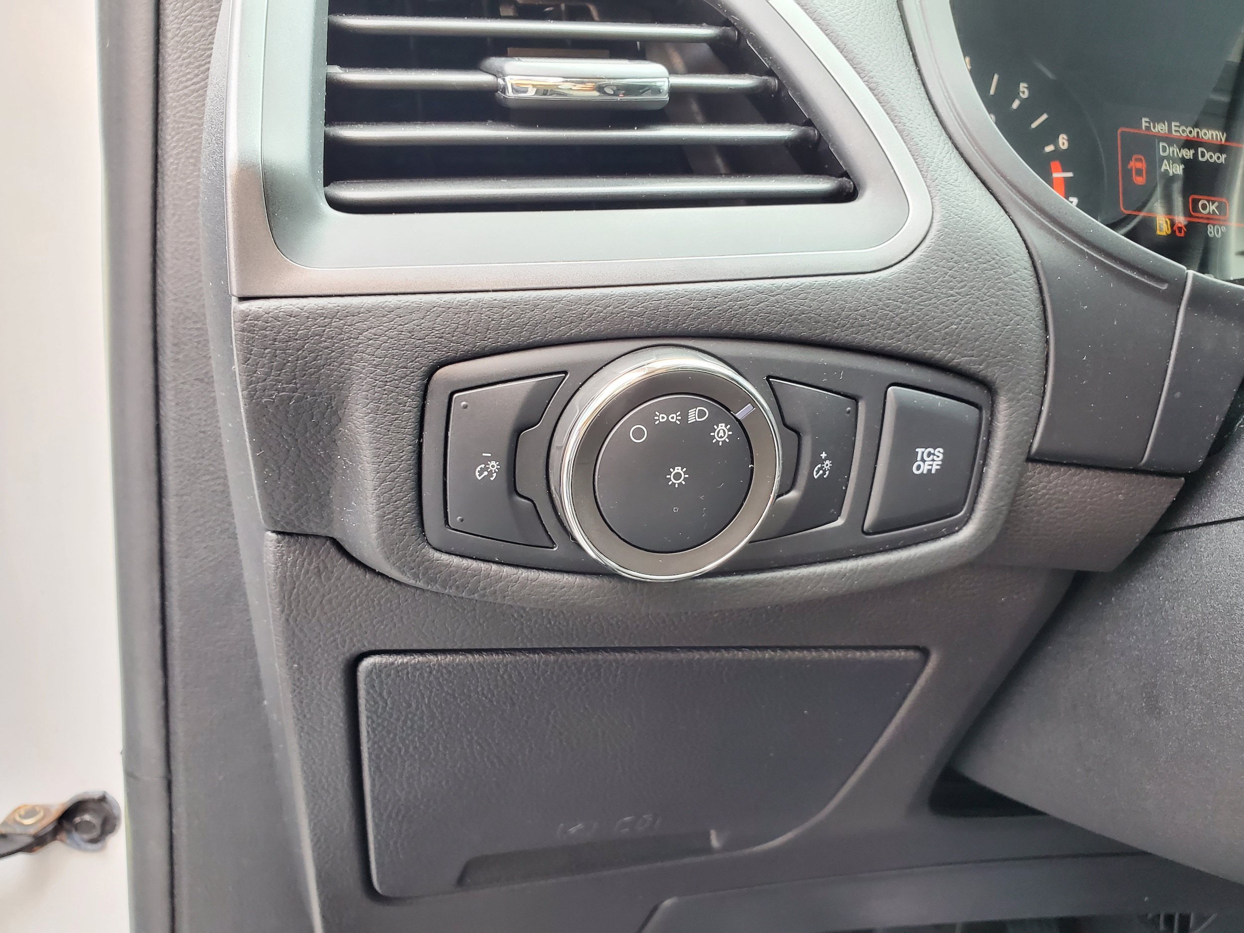 Used 2020 Ford Edge SE AWD/4WD image 14