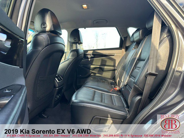 Used 2019 Kia Sorento EX w/ EX Premium Package image 12