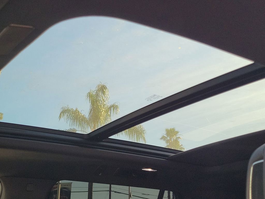 Used 2026 Cadillac Escalade Luxury image 18