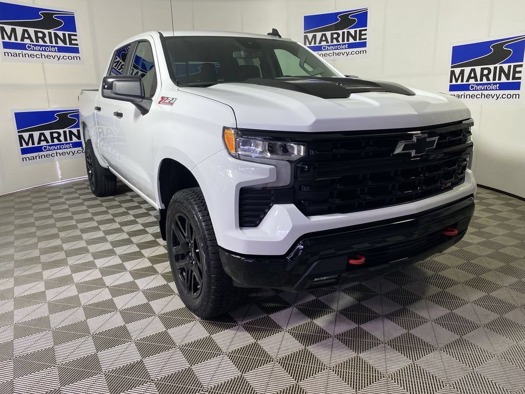 Used 2025 Chevrolet Silverado 1500 LT Trail Boss w/ Convenience Package II AWD/4WD image 1