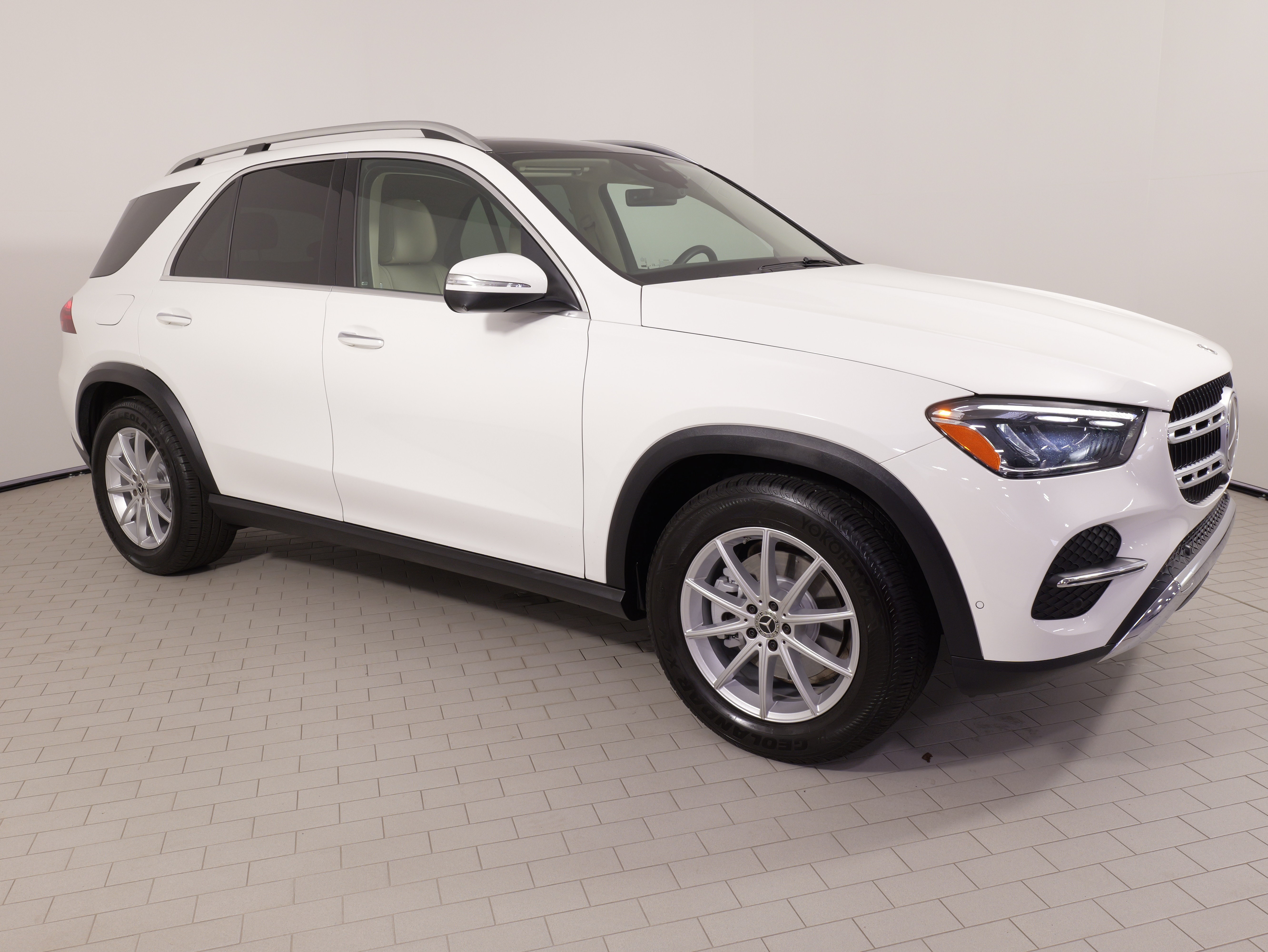 Used 2024 Mercedes-Benz GLE 350 4MATIC image 7