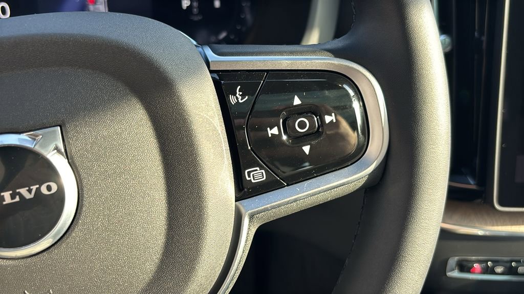 New 2026 Volvo XC60 B5 Plus w/ Protection Package Premier AWD/4WD image 18