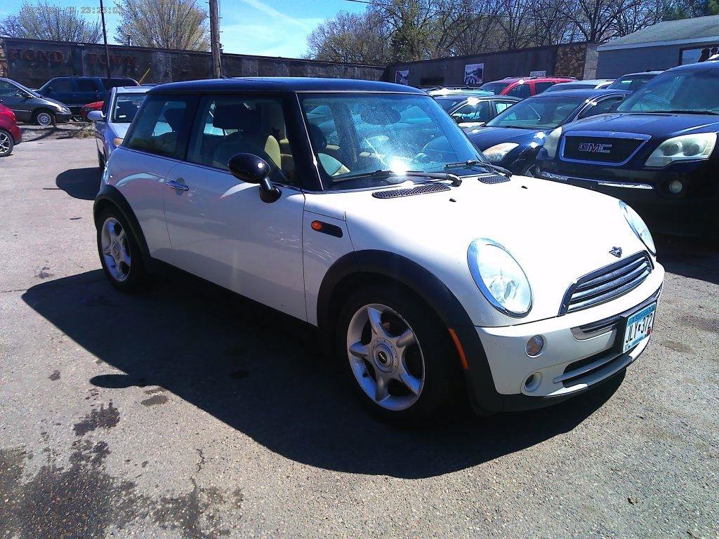 Used 2006 MINI Cooper Hardtop FWD image 2