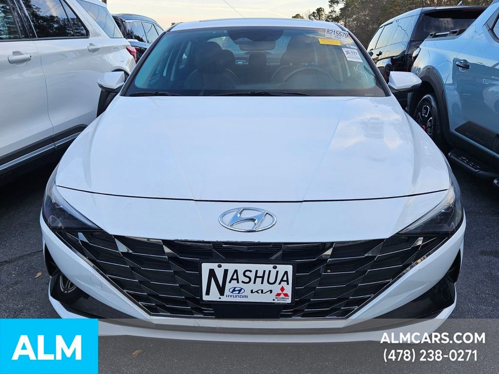 Used 2023 Hyundai Elantra Limited image 3