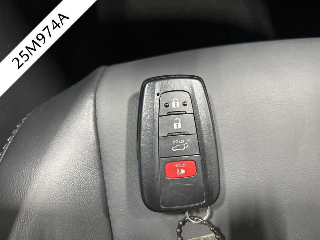 Used 2023 Toyota RAV4 XLE Premium image 32