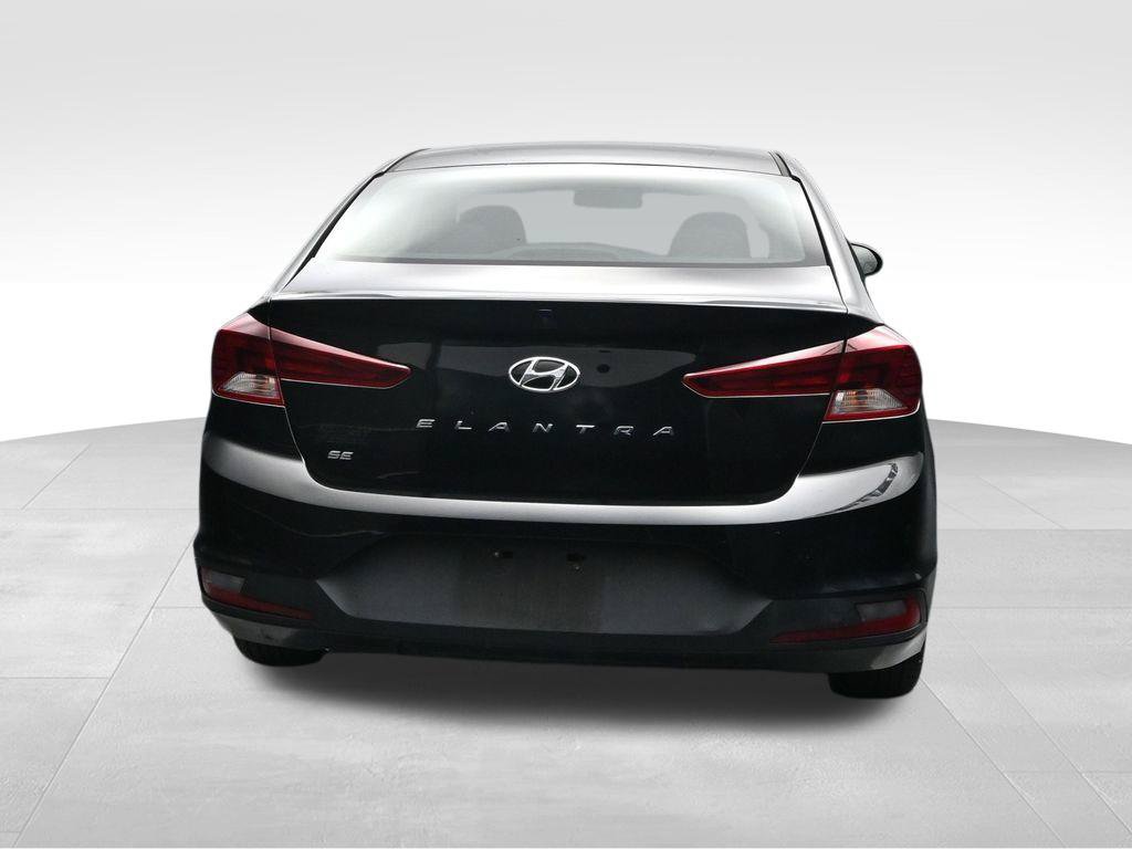 Used 2020 Hyundai Elantra SE w/ Cargo Package (C1) FWD image 4