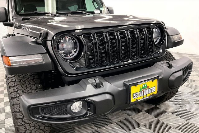 Used 2024 Jeep Wrangler Sport AWD/4WD image 31